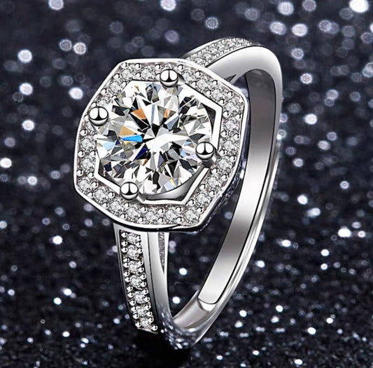 1.0 Carat
Moissanite
Diamond Ring
